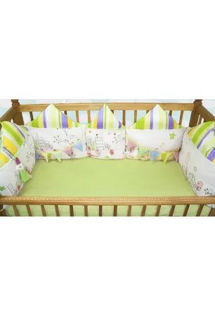 Бортик в кроватку развивающий "Домики"